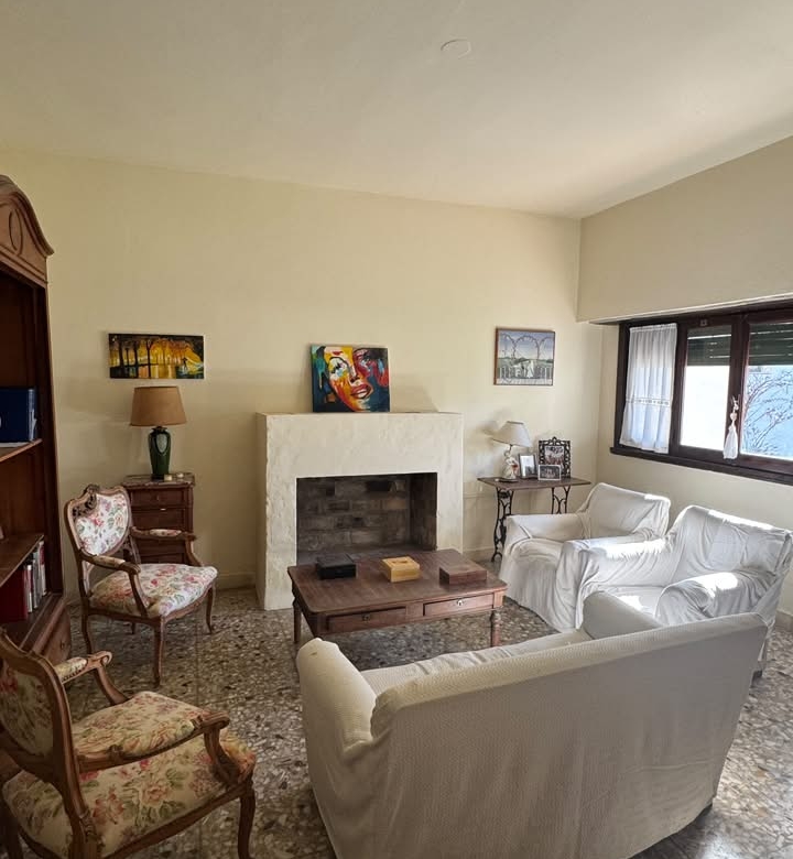 Casa c/ Depto en Venta en Av Favaloro e/ calles 38 y 40