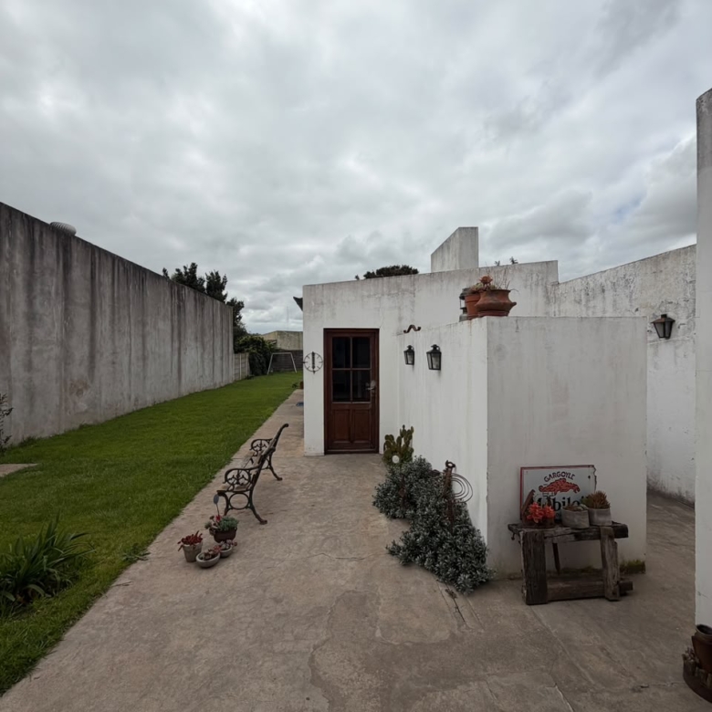 Casa en Venta en Av Favaloro e/ 28 y 30