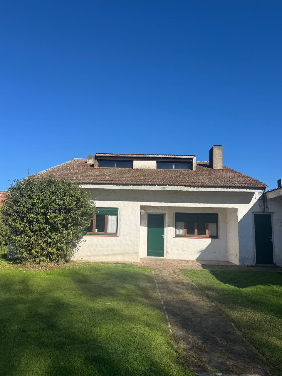 Casa c/ Depto en Venta en Av Favaloro e/ calles 38 y 40