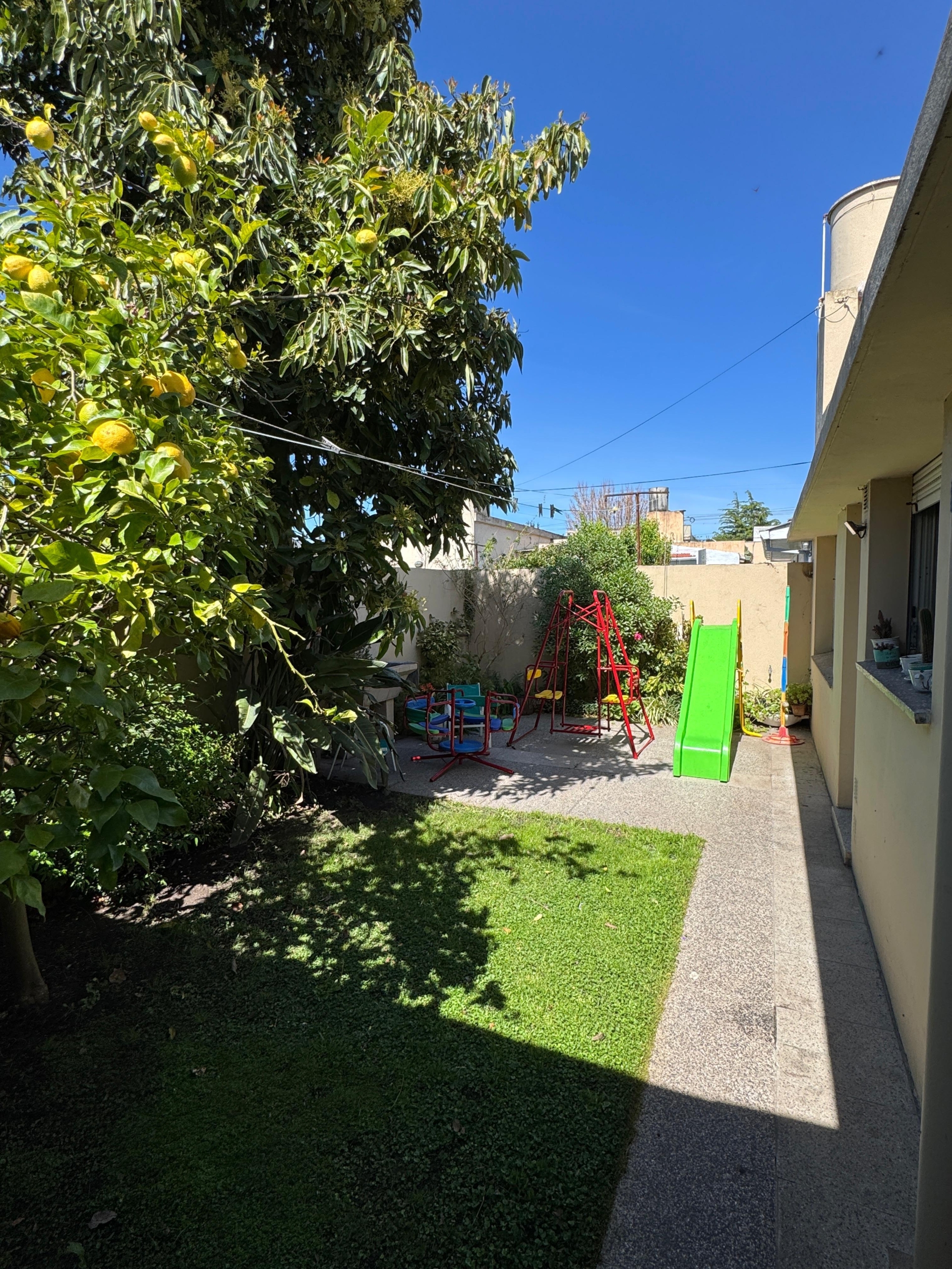 28a3a2fc-6e05-4b3a-be59-944c97e3c8b0 Casa en Venta en Calle 4 e/ 11 y 13