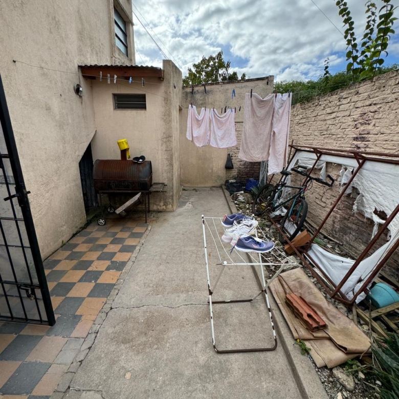 Casa c/ Depto en Calle 24 esq 35