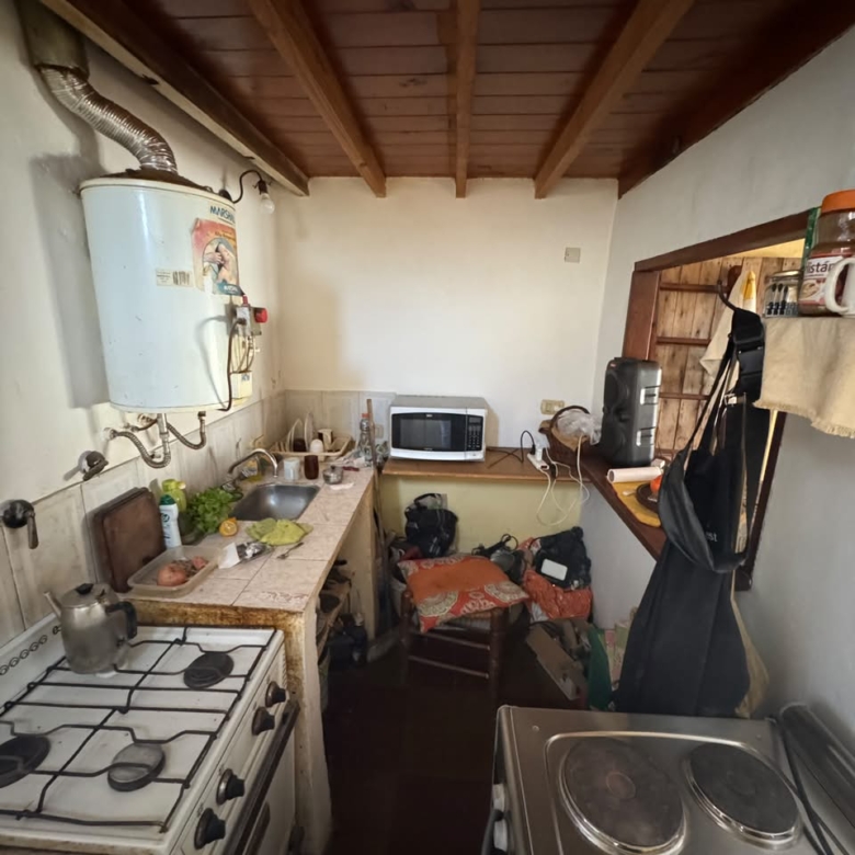 Casa c/ Depto en Venta en Av Favaloro e/ calles 38 y 40