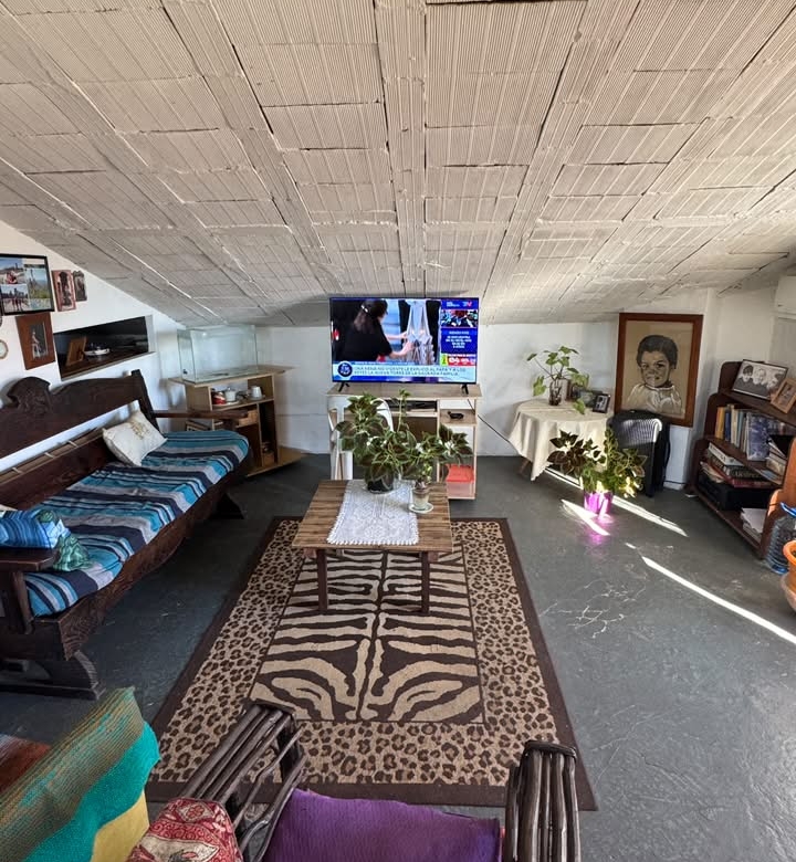 Casa c/ Depto en Venta en Av Favaloro e/ calles 38 y 40