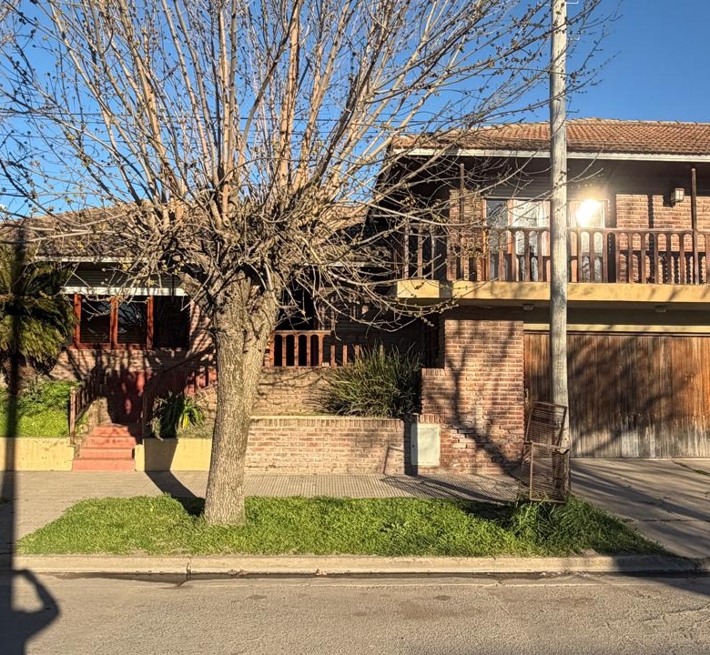 Casa en Venta en Calle 15 esq 4