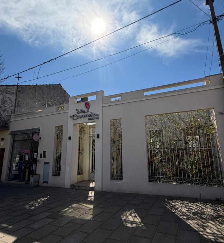 Salon de Fiestas + Local en Venta en Calle 29 e/ 20 y 22