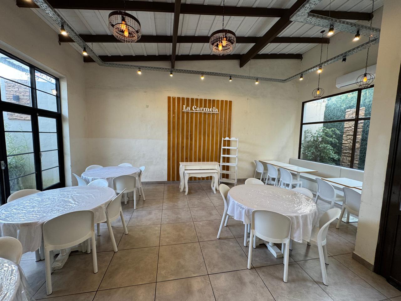 Salon de Fiestas + Local en Venta en Calle 29 e/ 20 y 22