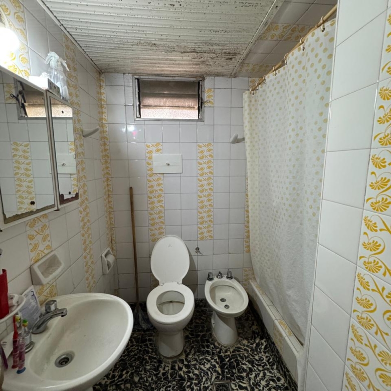 Casa c/ Depto en Calle 24 esq 35