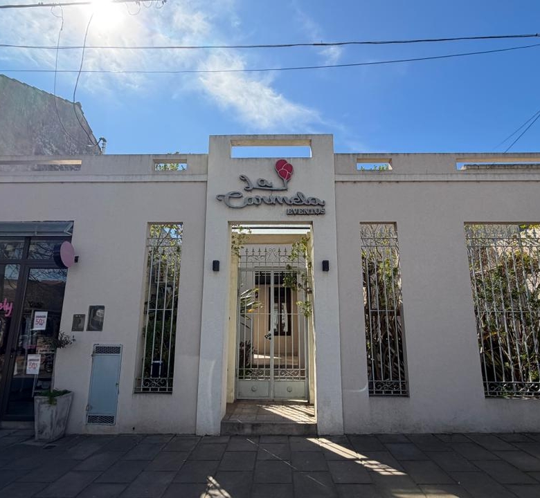 Salon de Fiestas + Local en Venta en Calle 29 e/ 20 y 22