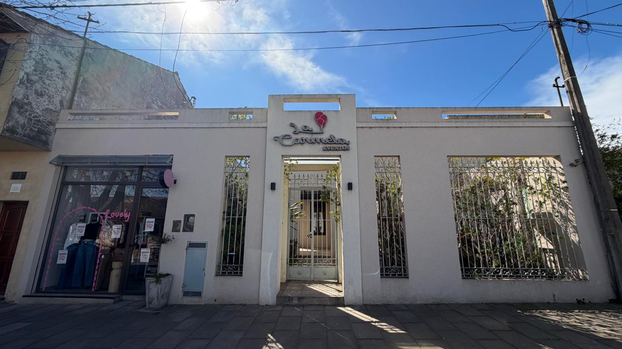 Salon de Fiestas + Local en Venta en Calle 29 e/ 20 y 22