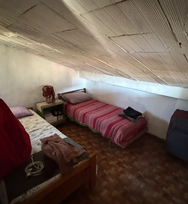 Casa c/ Depto en Venta en Av Favaloro e/ calles 38 y 40