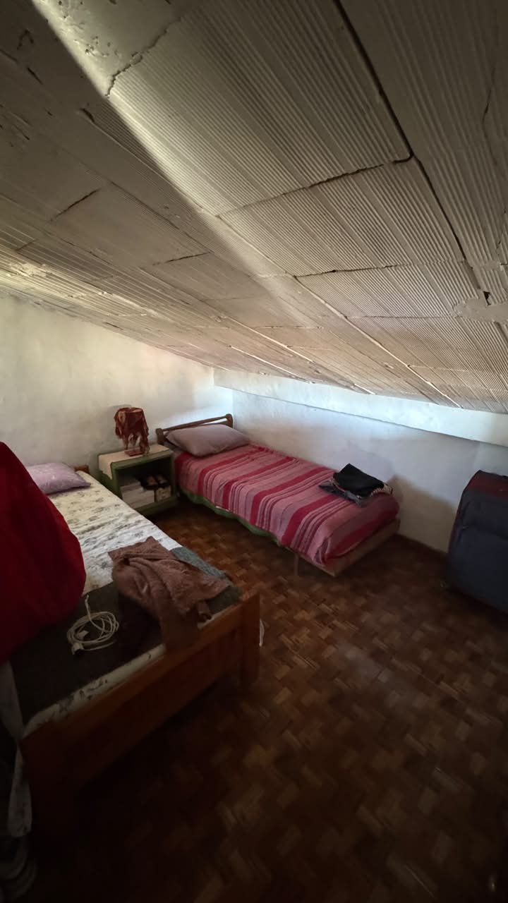 Casa c/ Depto en Venta en Av Favaloro e/ calles 38 y 40