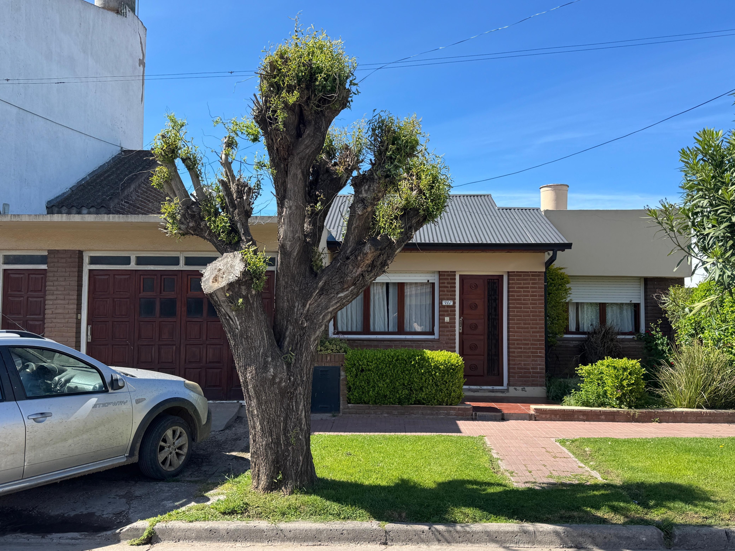 83a22ceb-1594-4f85-94b1-123f494ce259 Casa en Venta en Calle 4 e/ 11 y 13