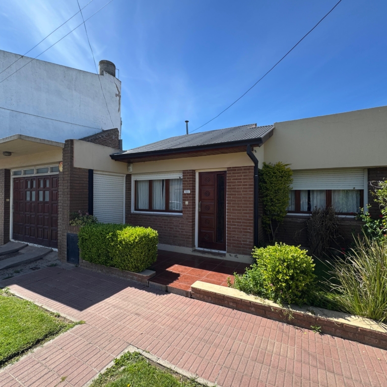 Casa en Venta en Calle 4 e/ 11 y 13