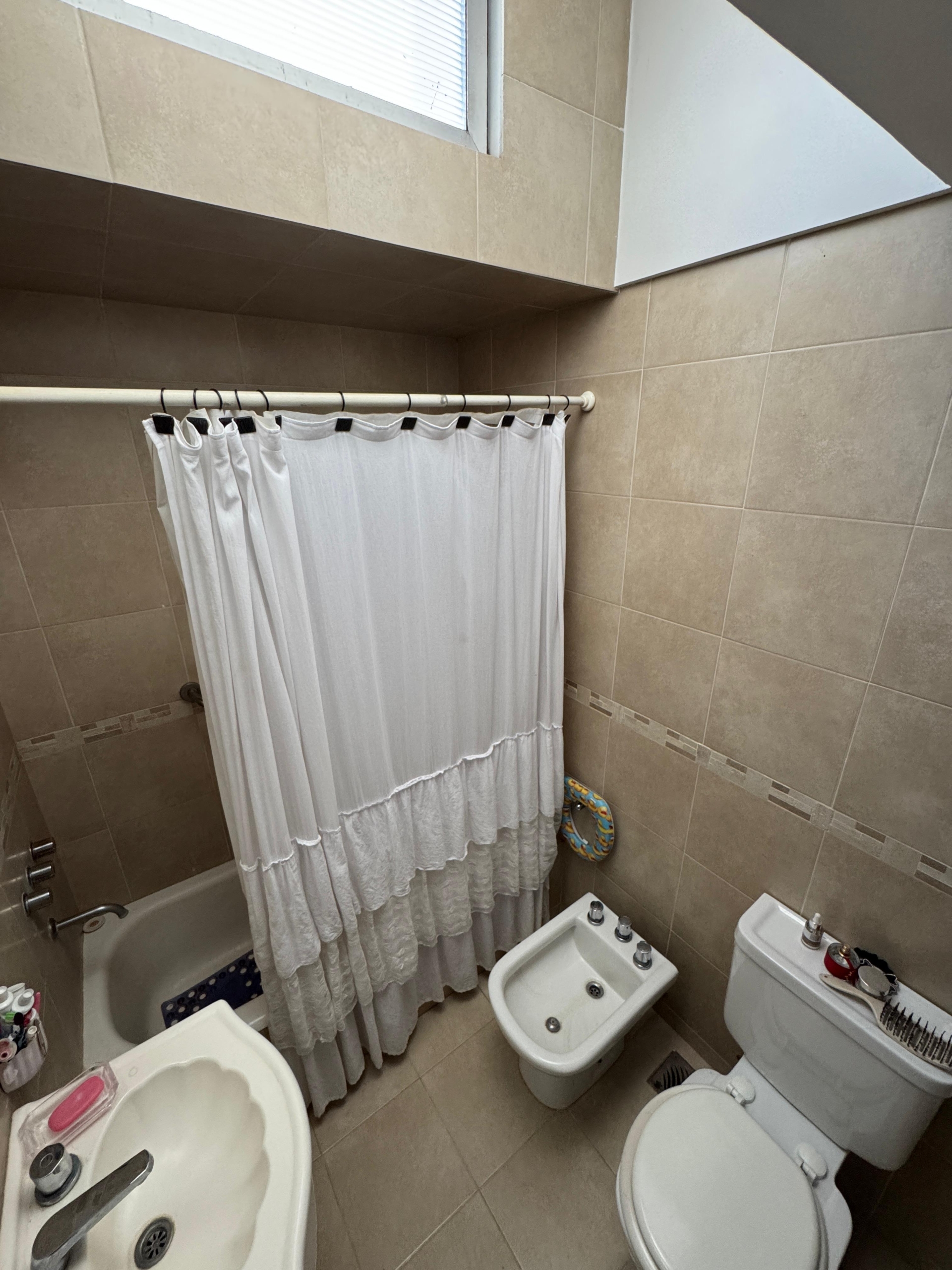 9e271de2-69a0-4b02-a233-acb8c690d8ca Casa en Venta en Calle 4 e/ 11 y 13