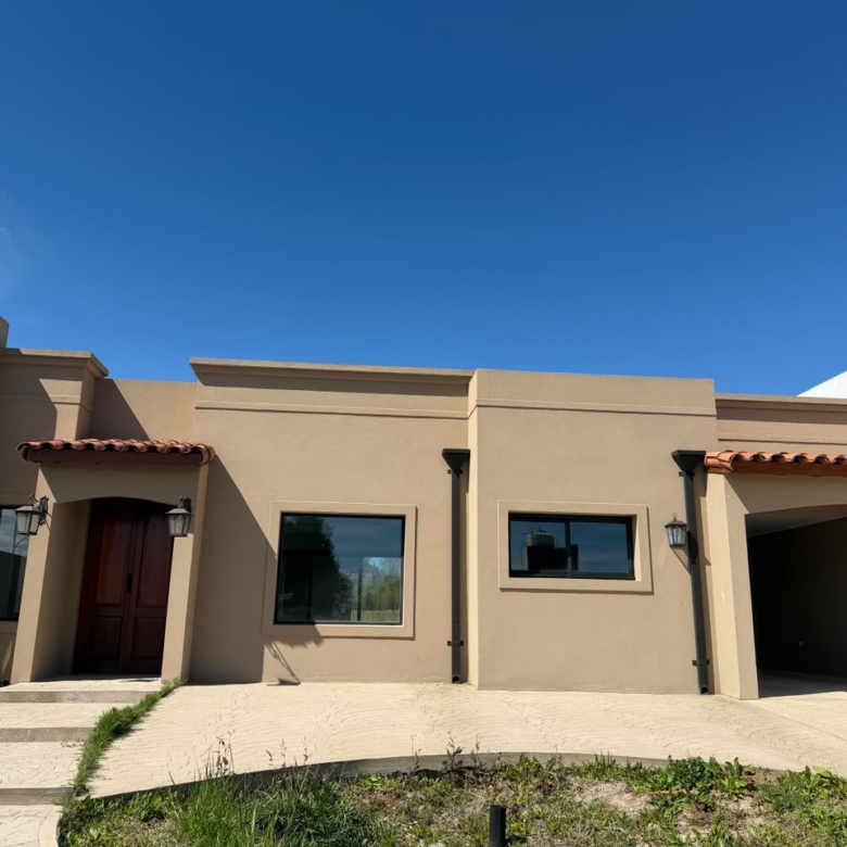 Casa en Etapa Final de Construccion en Venta