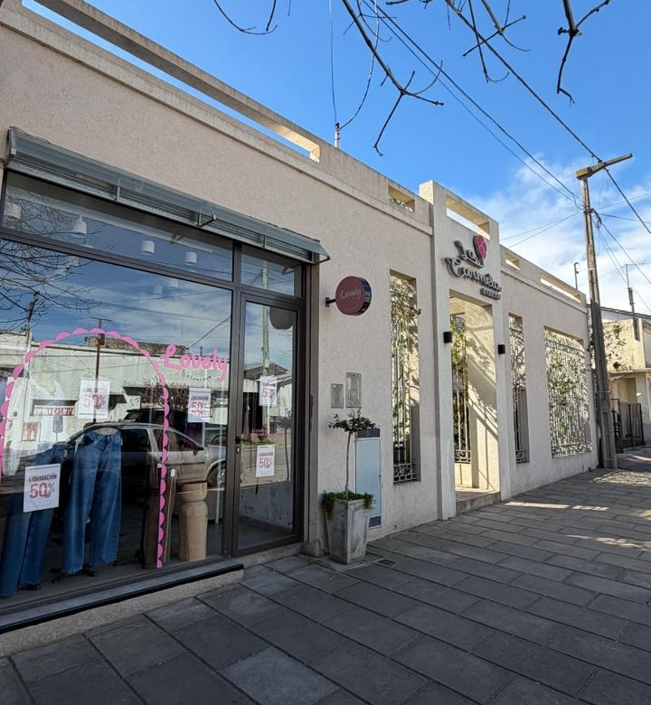 Salon de Fiestas + Local en Venta en Calle 29 e/ 20 y 22