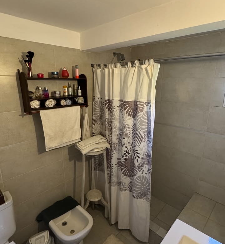 Casa c/ Depto en Venta en Av Favaloro e/ calles 38 y 40