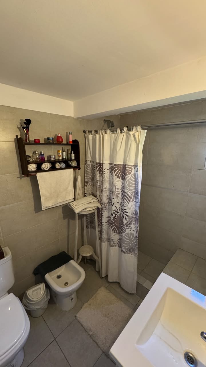 Casa c/ Depto en Venta en Av Favaloro e/ calles 38 y 40