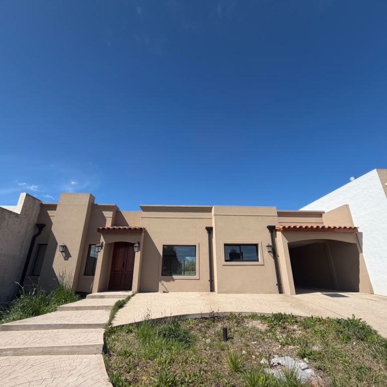 Casa en Etapa Final de Construccion en Venta