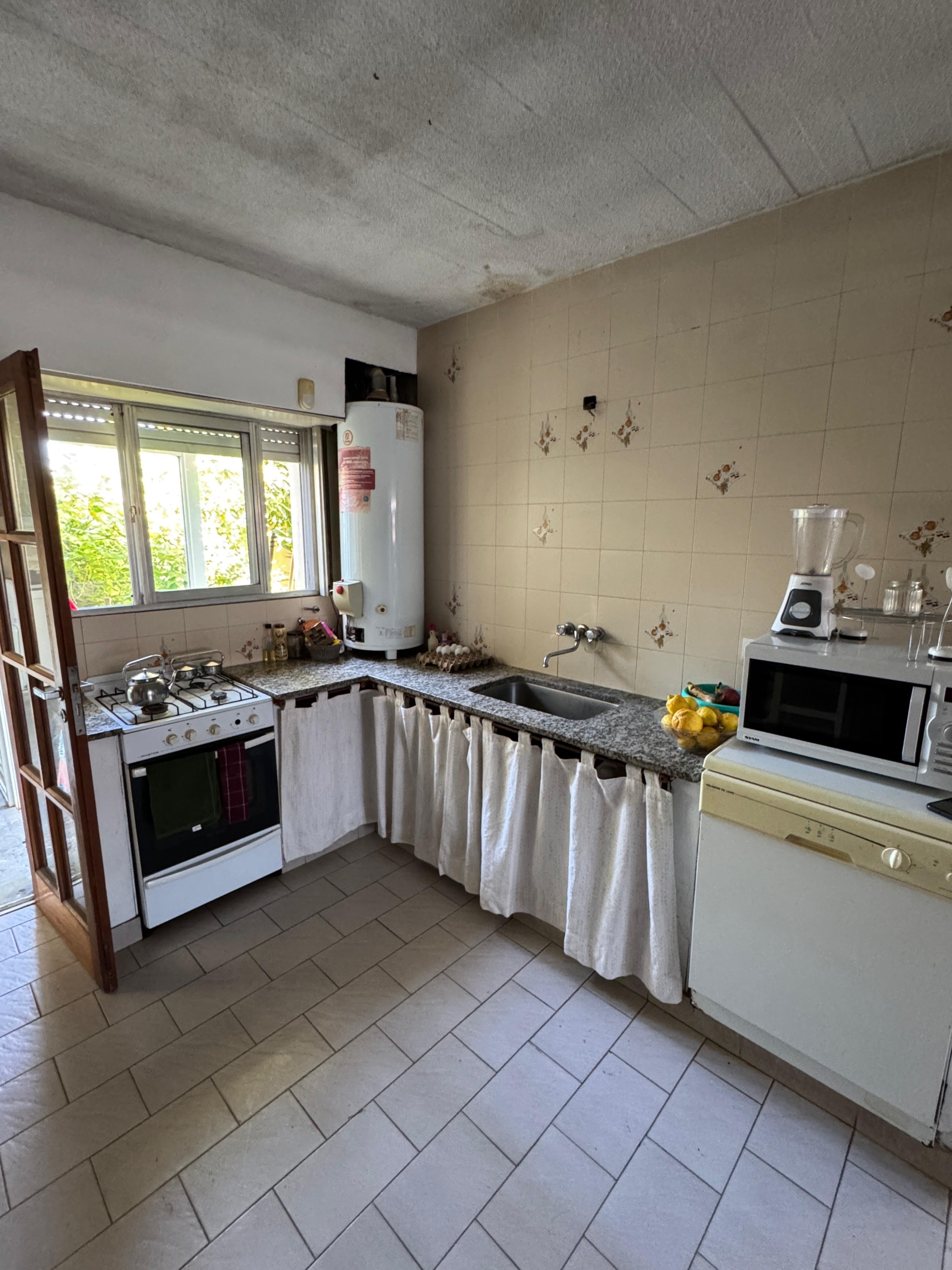 eda6d125-f4d8-4a81-ac3f-333ec245176c Casa en Venta en Calle 4 e/ 11 y 13