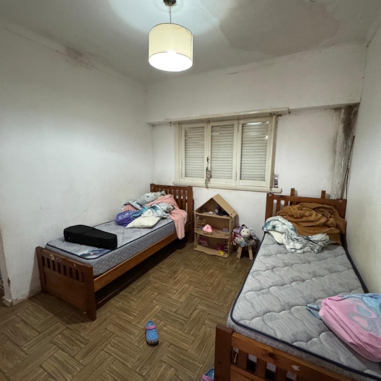 Casa c/ Depto en Calle 24 esq 35
