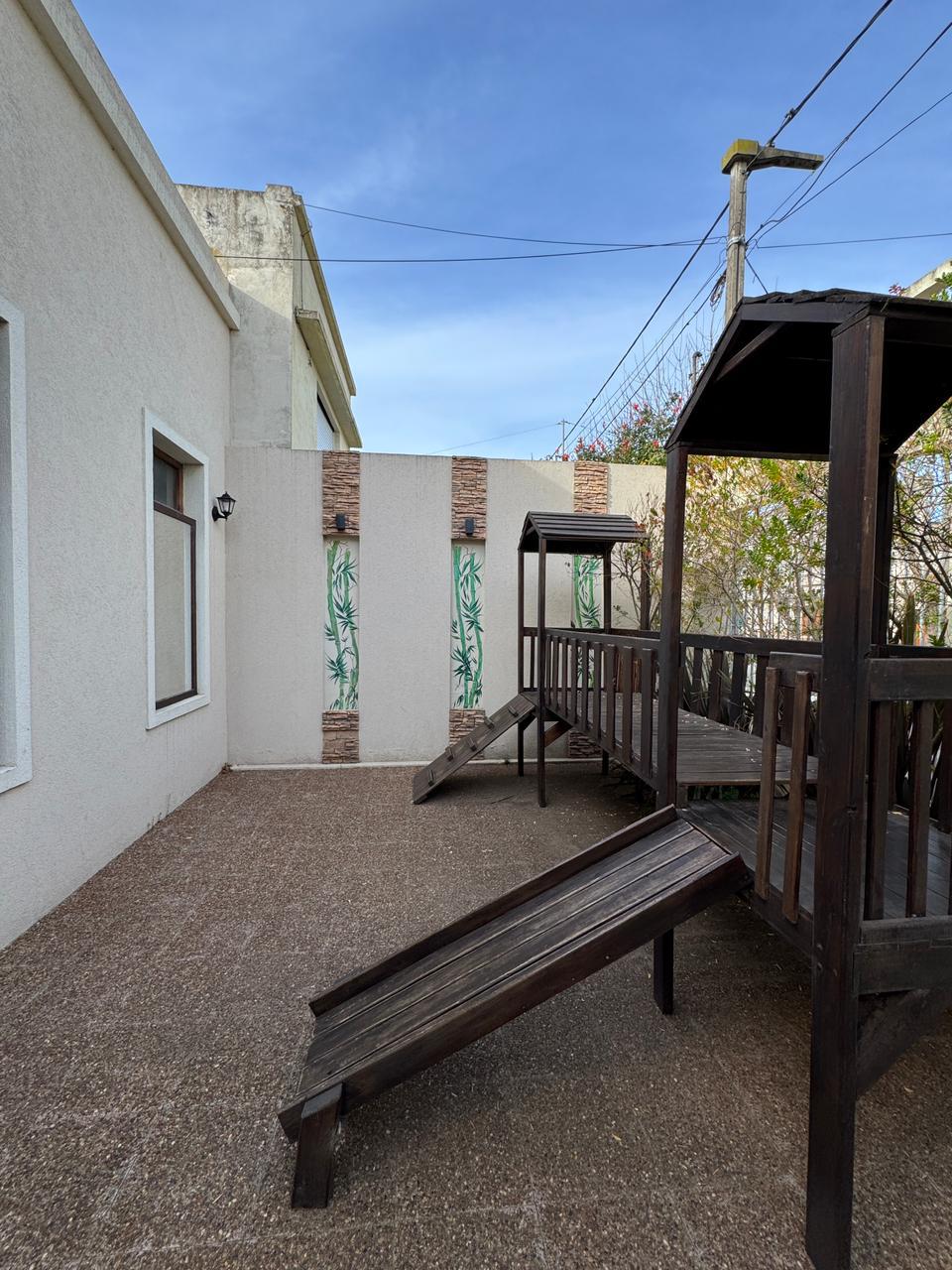 Salon de Fiestas + Local en Venta en Calle 29 e/ 20 y 22
